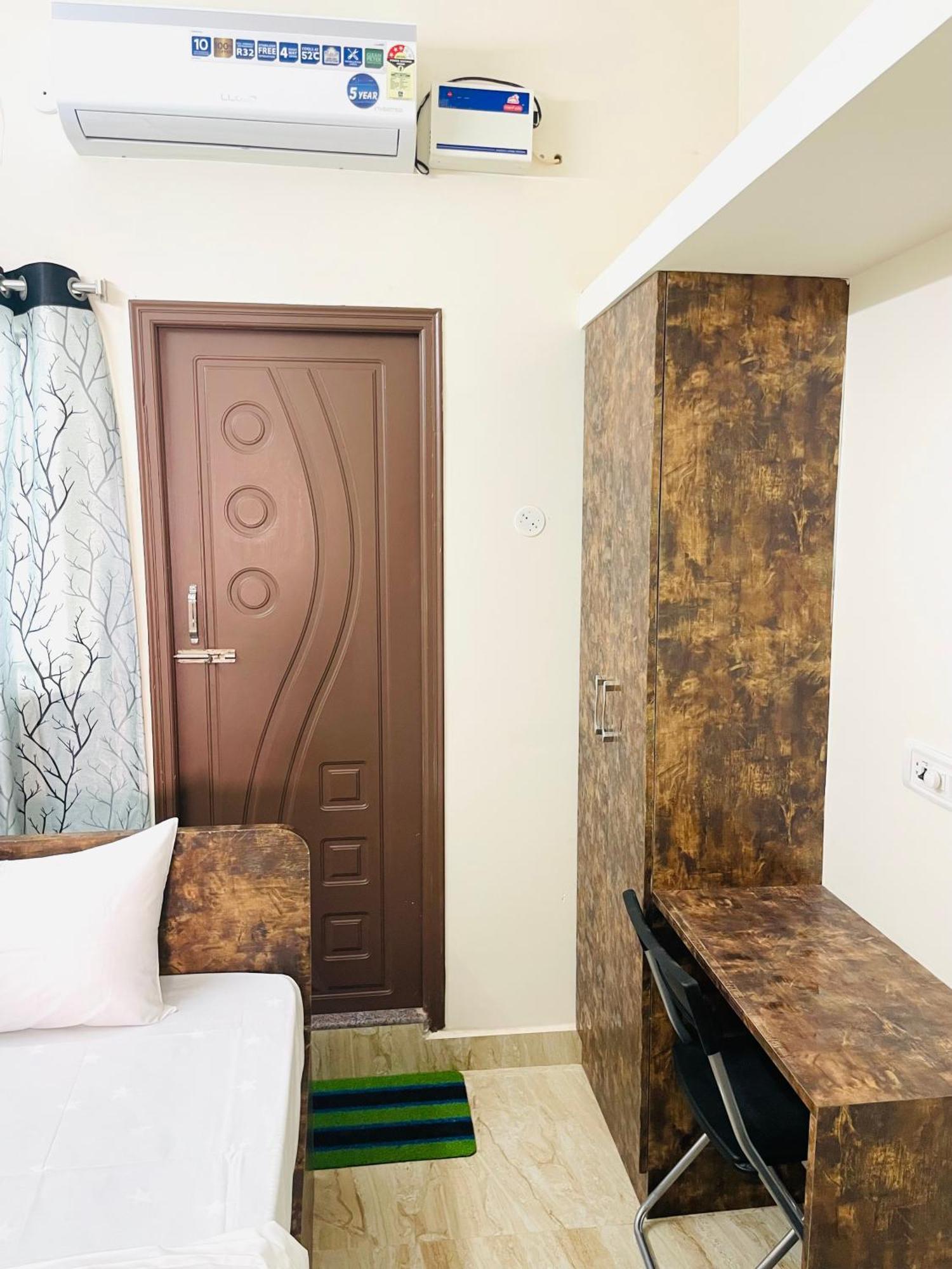 Pearl Stays, Tirupati - Very Convenient For The People Coming From Bangalore And Chennai - You Can Skip City Traffic While Reaching Any Temple In Tirupati - Covered Parking - 24Hrs Front Desk And Hot Water - Free Wifi - Flexible Checkin-In Check-Out Eksteriør bilde