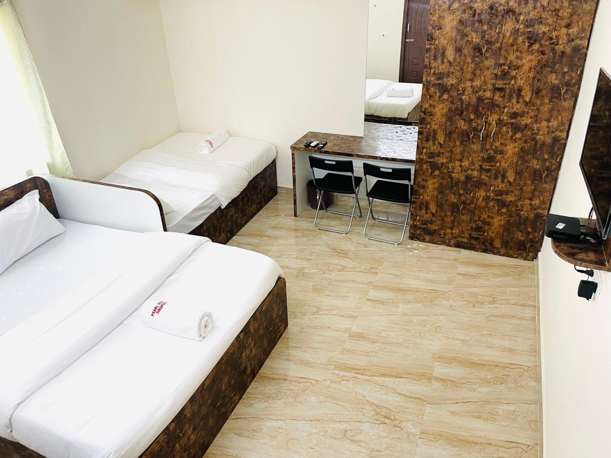 Pearl Stays, Tirupati - Very Convenient For The People Coming From Bangalore And Chennai - You Can Skip City Traffic While Reaching Any Temple In Tirupati - Covered Parking - 24Hrs Front Desk And Hot Water - Free Wifi - Flexible Checkin-In Check-Out Eksteriør bilde