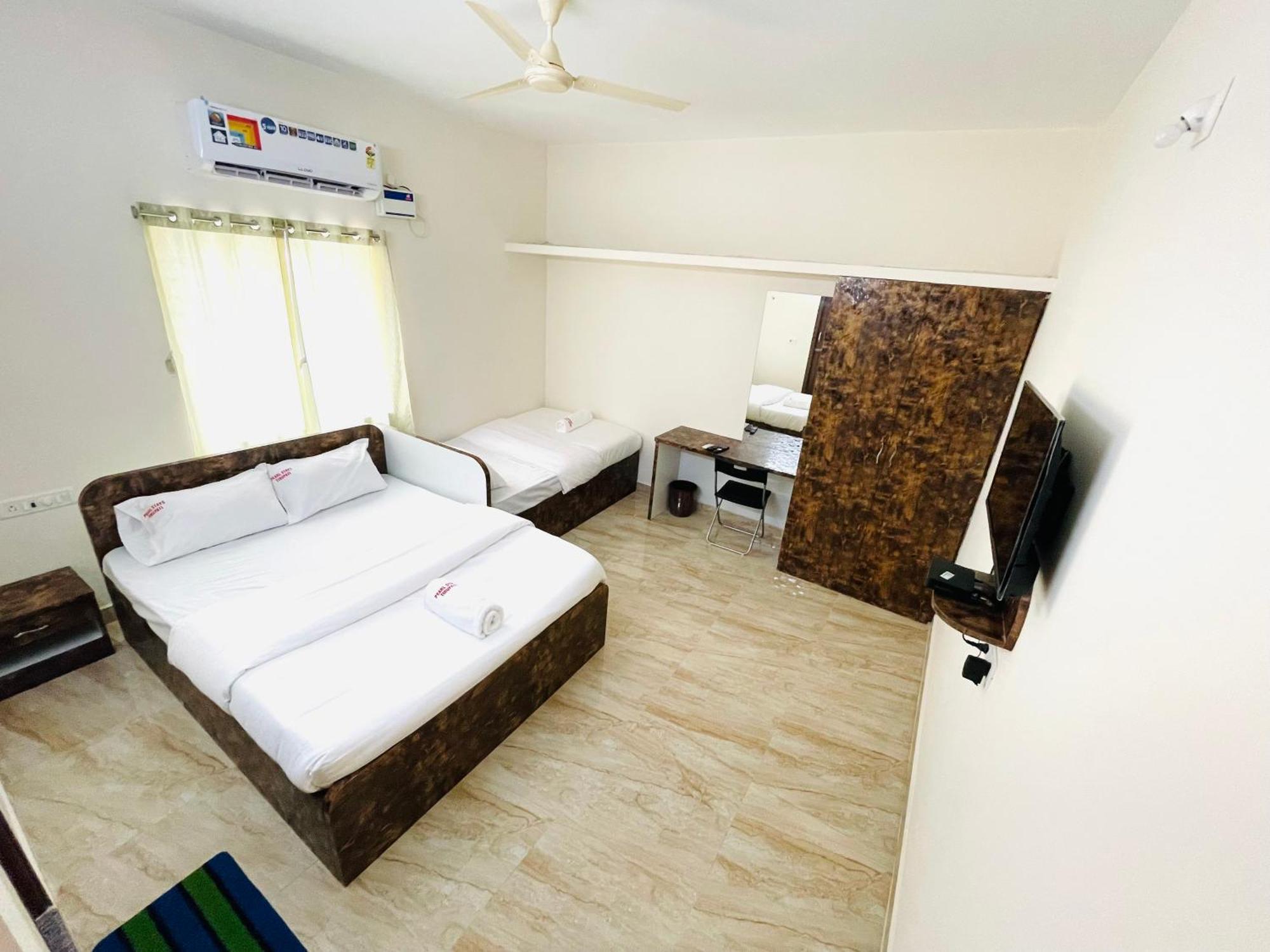 Pearl Stays, Tirupati - Very Convenient For The People Coming From Bangalore And Chennai - You Can Skip City Traffic While Reaching Any Temple In Tirupati - Covered Parking - 24Hrs Front Desk And Hot Water - Free Wifi - Flexible Checkin-In Check-Out Eksteriør bilde
